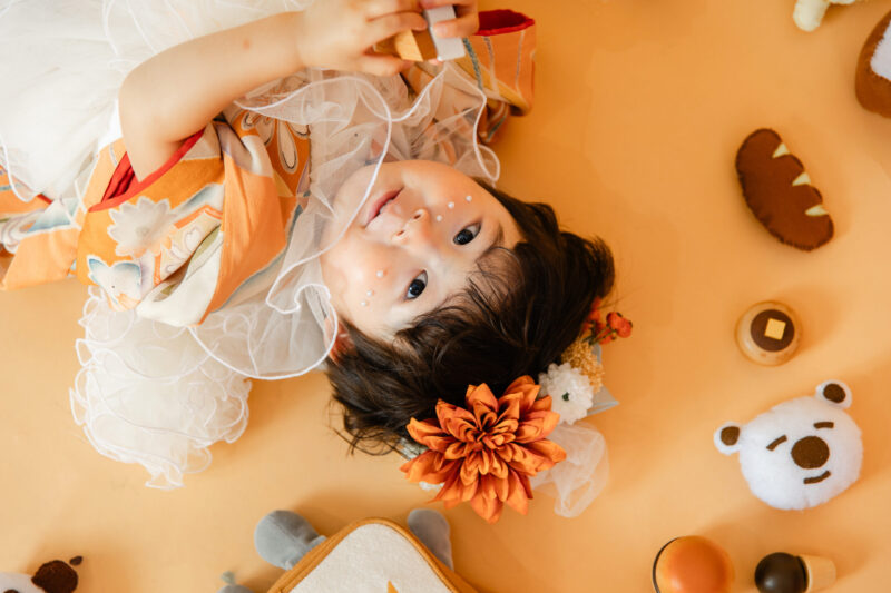 お気に入りのおもちゃに囲まれて🐻🍞（七五三撮影）