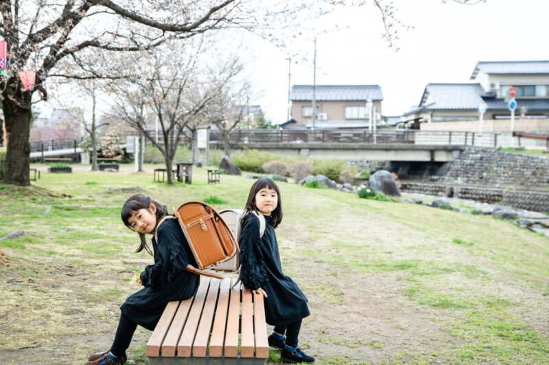 2人でピカピカランドセルと📸✨（入学撮影）