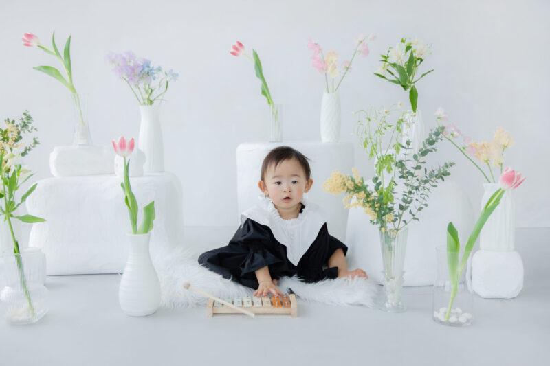 きれいなお花に囲まれて🌸🌼（１歳バースデー撮影）